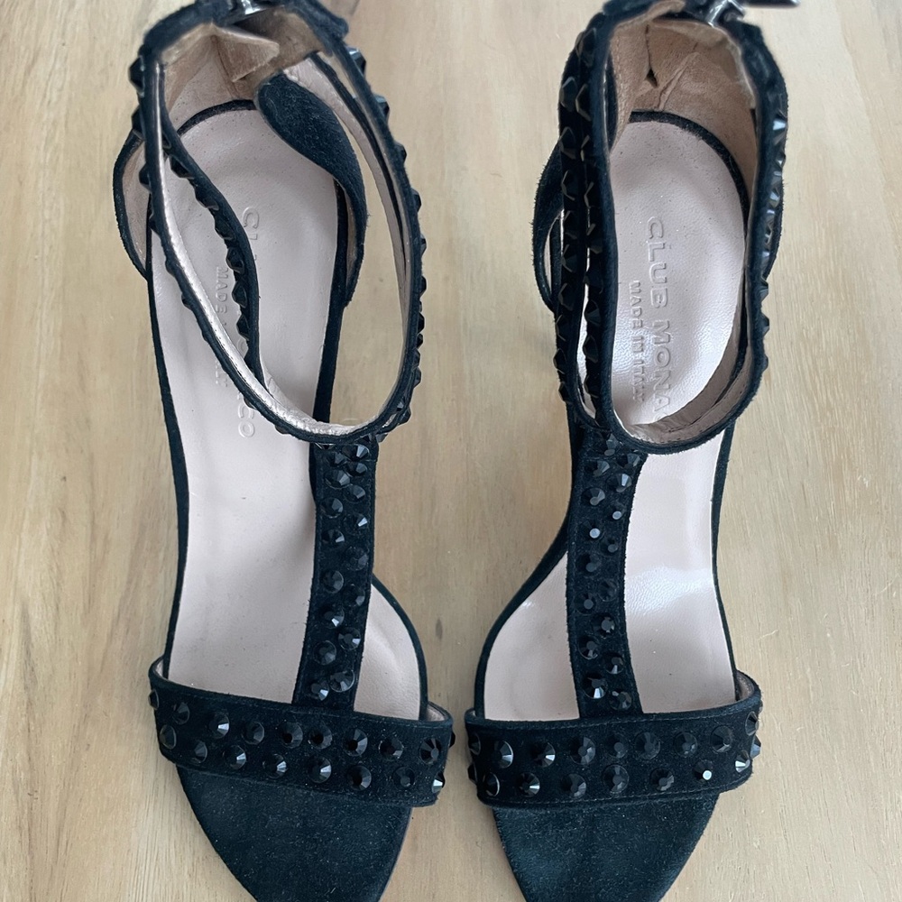 NWOT Club Monaco Black Studded Women's 4 inch heels